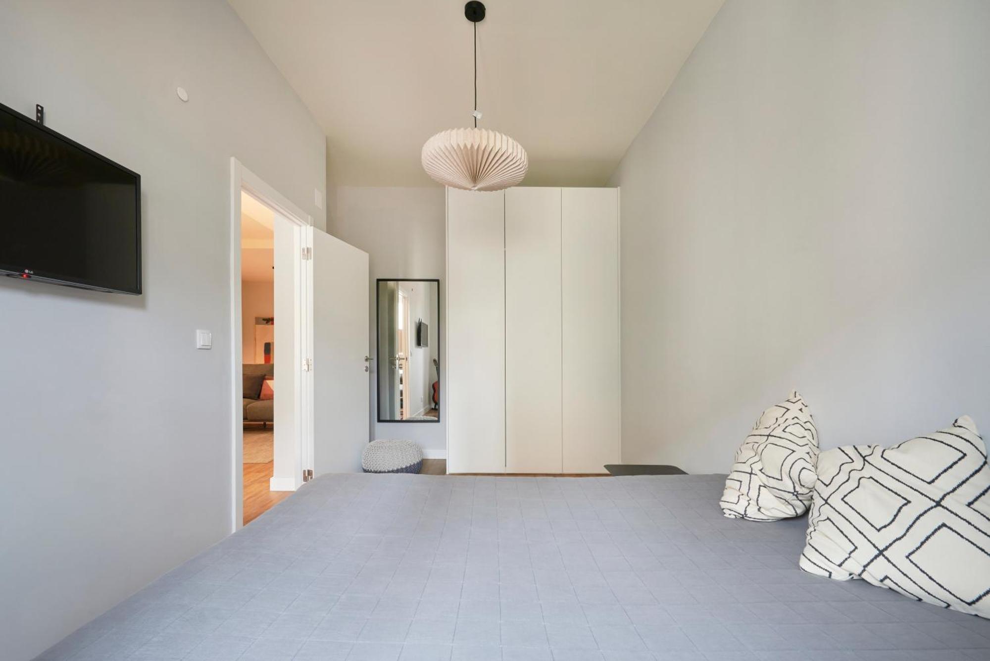 Modern 2 Bed In Campolide Near Amoreiras Apartamento
